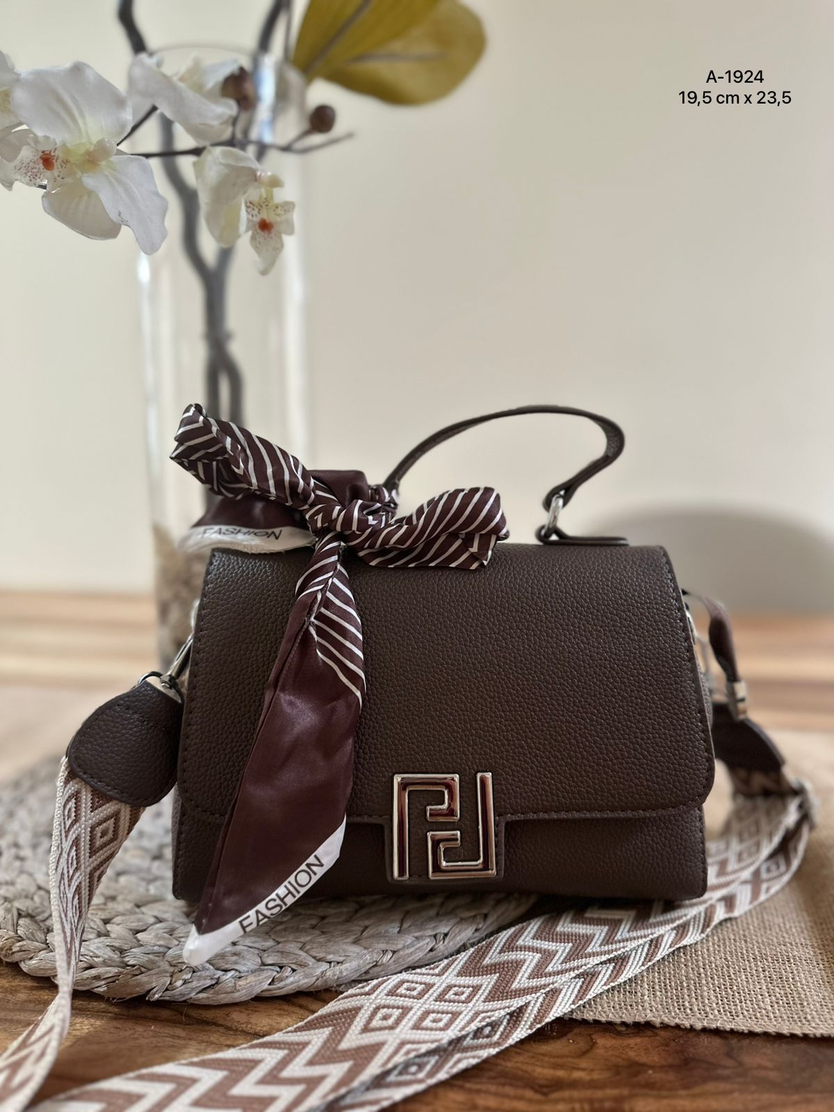 Bolso estilo FENDI