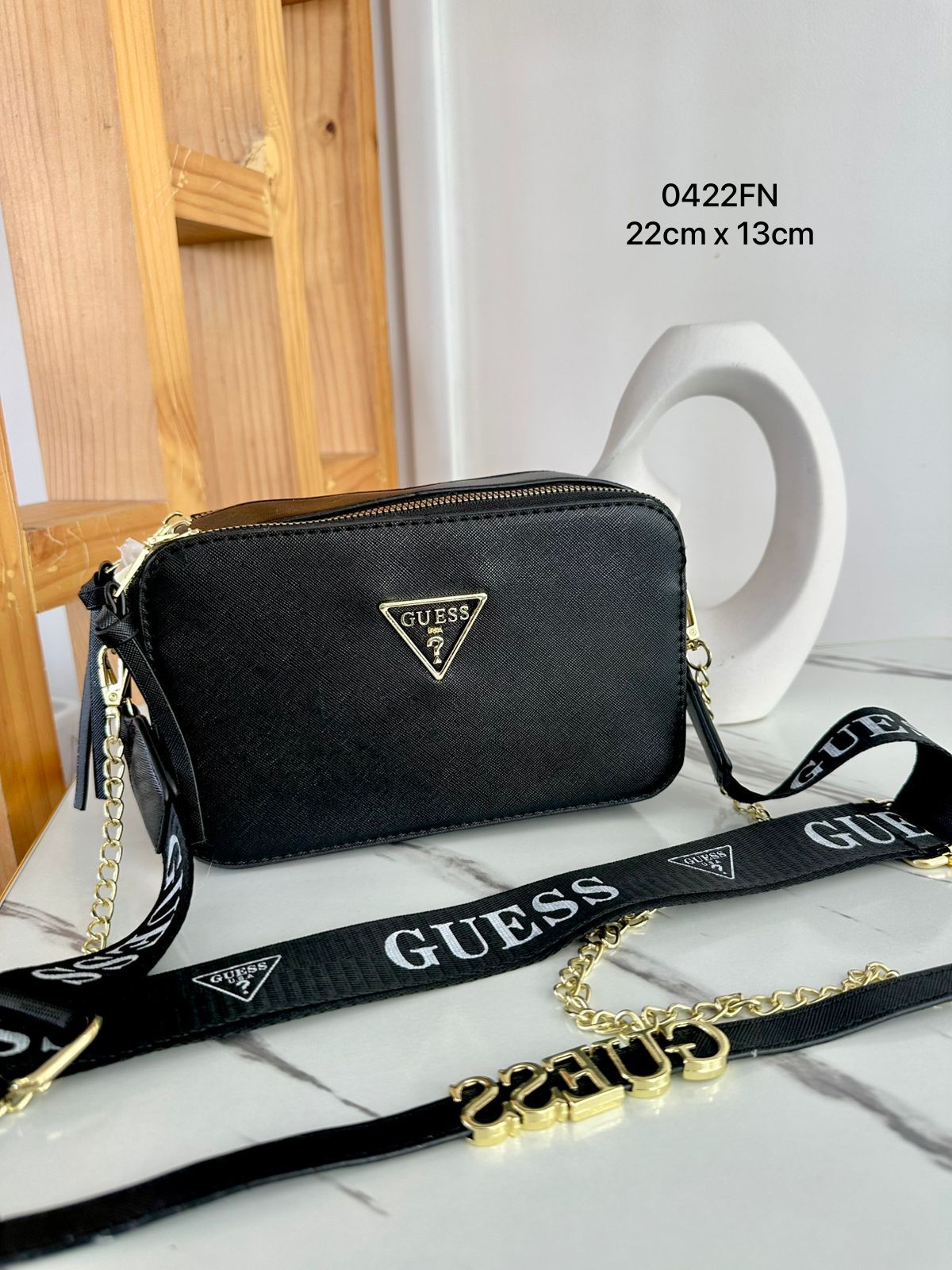 Crossbody GUESS