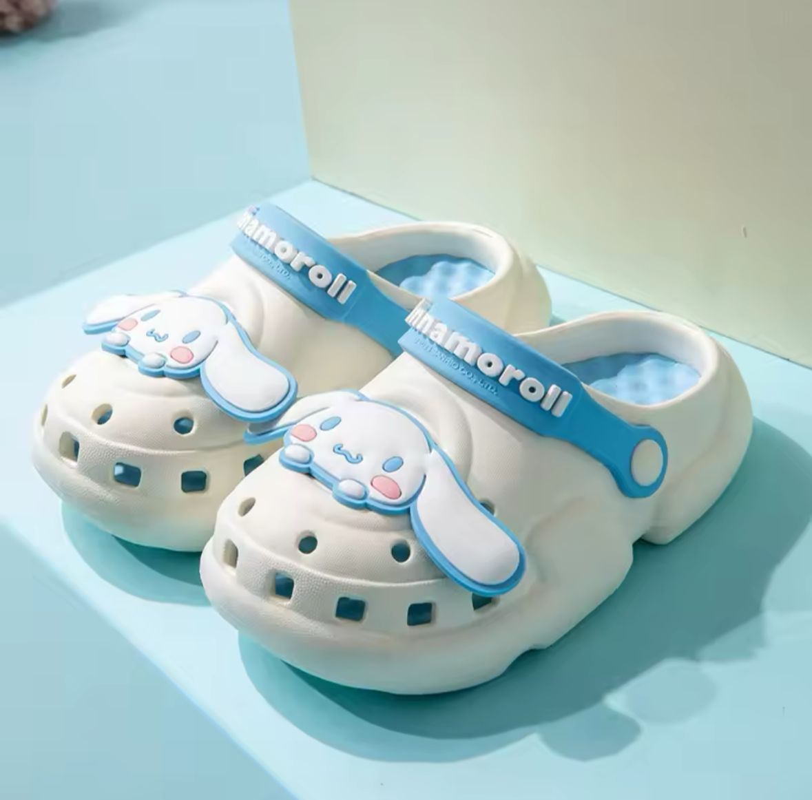 CROCS SANRIO